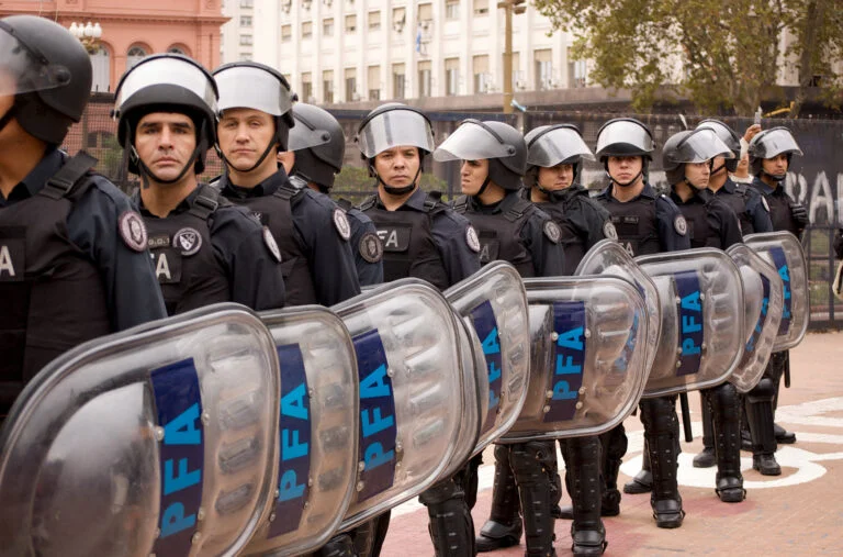 El Gobierno reestructuró el Ministerio de Seguridad Nacional y creó nuevas áreas estratégicas 2 La reforma incorpora nuevas áreas de formación, coordinación federal y modernización penitenciaria.