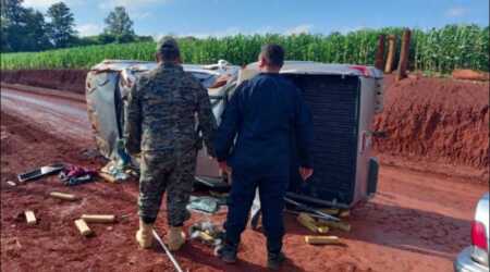 Paraguay: incautan casi 1.000 kilos de marihuana tras persecución y vuelco de una camioneta paraguay