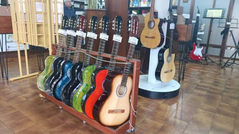 Rincón Musical cumple 58 años como templo de los melómanos y bastión cultural de Posadas 4 rincon musical posadas 6 - 3