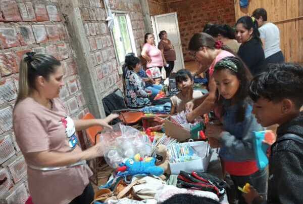 El trueque mantiene su auge en Posadas y ya llega al interior de Misiones: “Se nota la necesidad en las familias” trueque en posadas 1 e1776090368116 - 2
