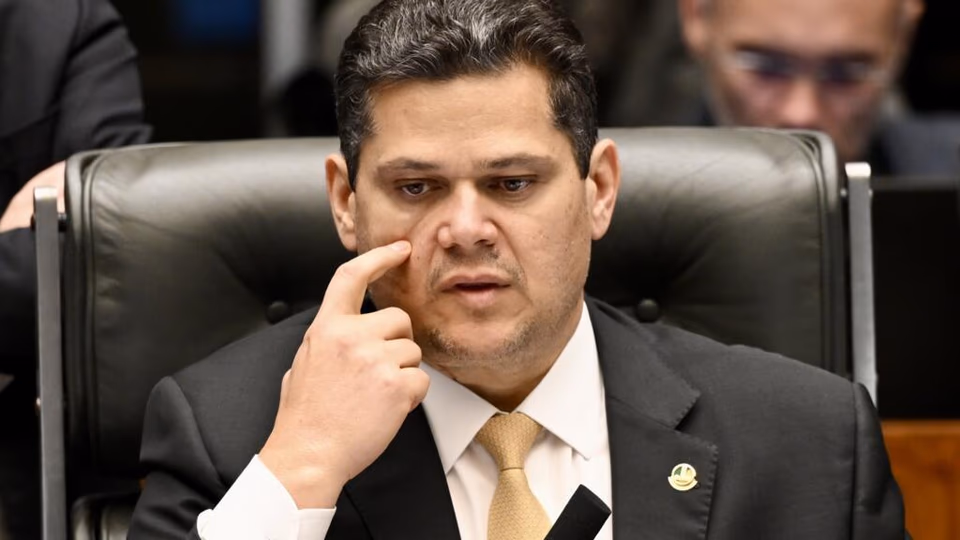 Una nueva ley en Brasil reabre el debate político y judicial sobre Bolsonaro