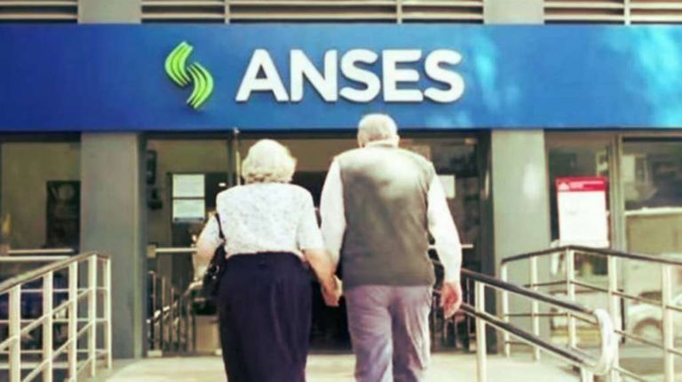 ANSES aumenta 2,1% en septiembre: cuánto cobrarán jubilados, pensionados y beneficiarios de AUH 3 ANSES aumenta 2,1% en septiembre: cuánto cobrarán jubilados y AUH