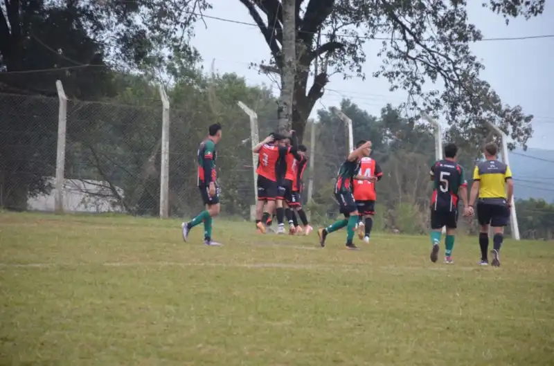 Ex Alumnos 185 revirtió la serie ante Brown y se metió en cuartos del Provincial 1 Alumnos
