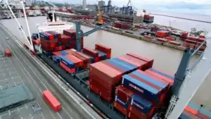 ARCA reglamentó la Exportación Monitoreada y habilita controles aduaneros remotos en plantas exportadoras La nueva reglamentación de ARCA permitirá realizar controles aduaneros remotos mediante cámaras y sistemas digitales, agilizando las operaciones de exportación.