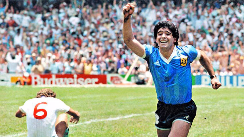 La increíble historia de la camiseta azul de Argentina en México 86: costó 20 dólares, fue improvisada a último momento y terminó convertida en la reliquia más cara del fútbol.