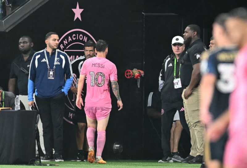 Messi pidió el cambio y encendió las alarmas en la Selección Argentina Messi