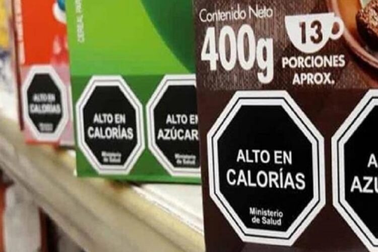 Milei busca cambiar la ley de etiquetado frontal en Argentina Milei