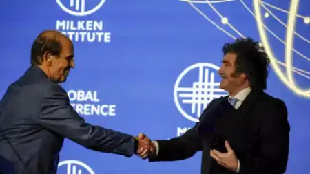 Javier Milei cerró su gira en Estados Unidos y aseguró que “el sueño americano está renaciendo” Javier Milei cerró su gira en Estados Unidos con un discurso ante empresarios e inversores en el Instituto Milken de Los Ángeles.