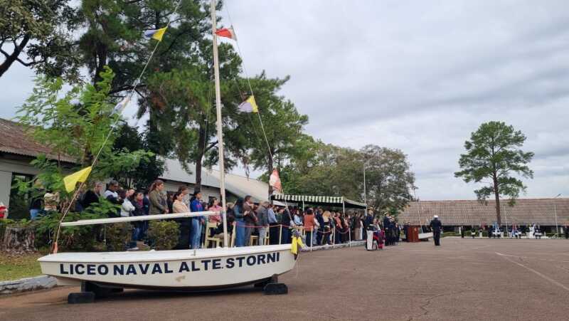 Regata sobre el Paraná: el Liceo Naval Storni celebró el Día de la Armada en Posadas 3 Paraná