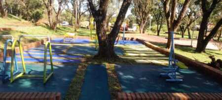Leandro N. Alem puso en valor la plaza Emanuel con nuevas mejoras en iluminación y juegos La plaza Emanuel fue completamente renovada con nuevas luminarias, juegos restaurados y pintura integral.