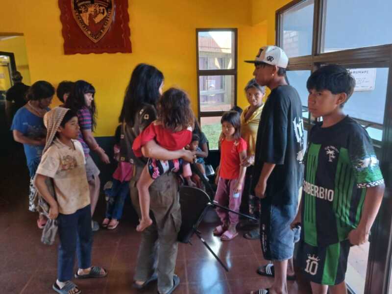 Roxana Rivas, abogada de ENDEPA, denunció que la detención del mburuvicha Santiago Ramos se realizó sin orden judicial ni garantías procesales.