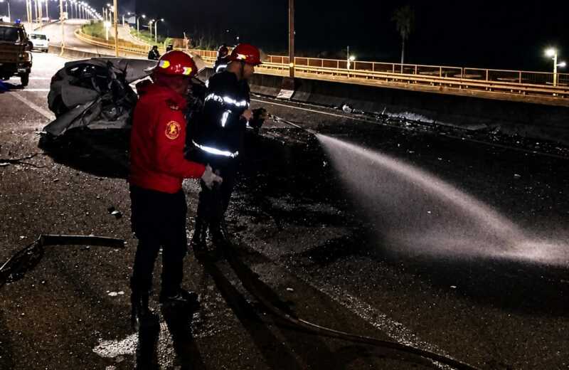 Puente Yabebiry: un siniestro vial fatal dejó una mujer fallecida en la Ruta 12 Impacto fatal: choque sobre la Ruta 12 dejó una mujer muerta y heridos en San Ignacio.