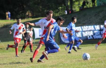 Super Liga: Garupá FC-La Picada y Brown-La Cantera, los duelos destacados de la fecha La Súper Liga Posadeña define su fase regular. La Canterita, La Picada y Crucero ya están en semifinales, mientras Brown y Garupá FC pelean por el último cupo.