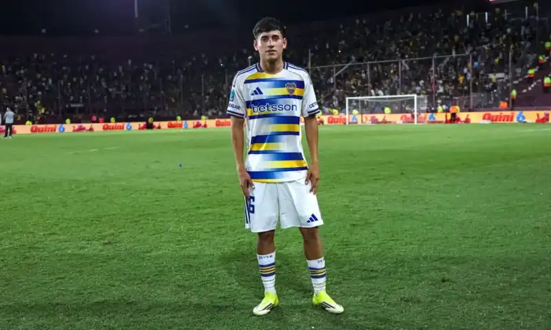Scaloni sorprendió con varios nombres del fútbol argentino en la prelista para el Mundial 2026 6 Lionel Scaloni presentó la prelista de la Selección argentina para el Mundial 2026 y sorprendió con varios convocados del fútbol argentino. River, Boca y Racing aportan jugadores a la nómina preliminar.