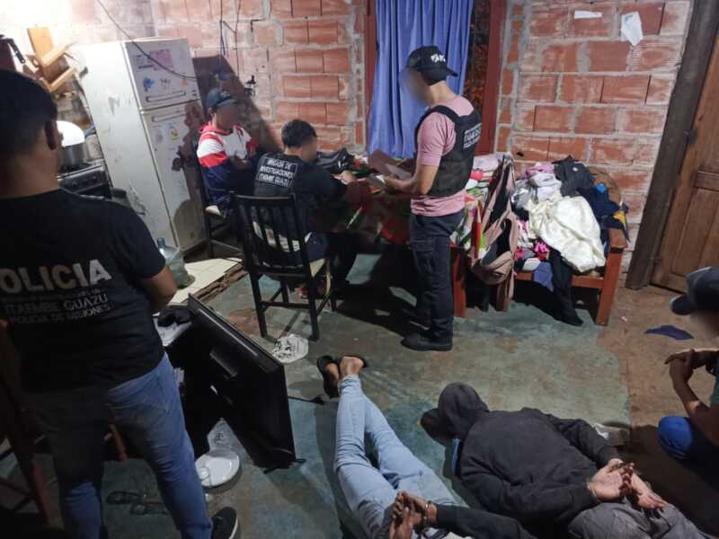 Allanamiento clave en Posadas: cayeron cuatro sospechosos con objetos robados