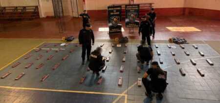 San Ignacio: narcos huyeron tras enfrentarse con la Policía y abandonaron marihuana por más de $248 millones droga en San Ignacio