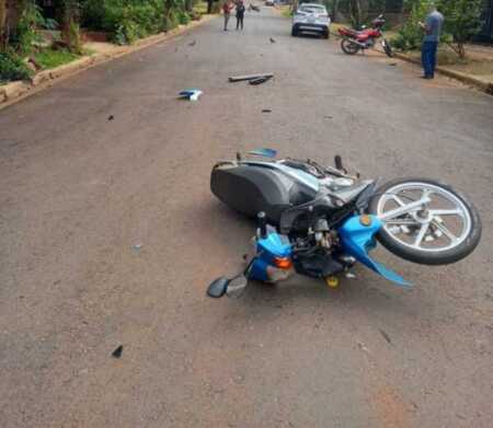 Motociclista hospitalizada tras chocar con una camioneta en Posadas WhatsApp Image 2026 05 14 at 17.37.45 e1778791565390 - 2
