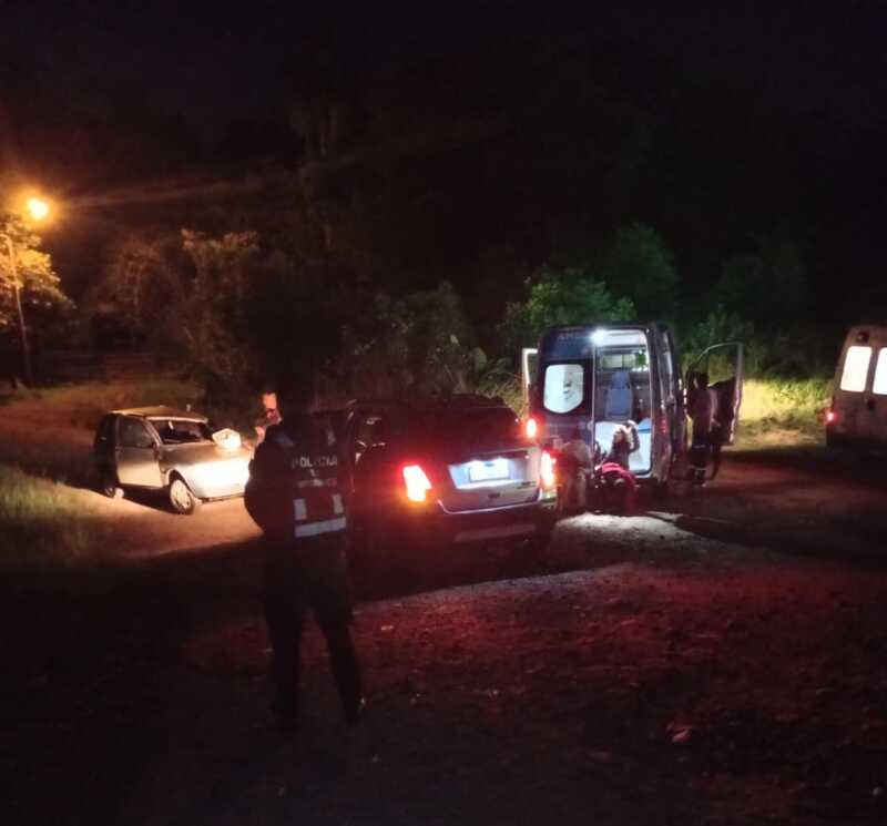 Despistó con su auto sobre la Ruta 14 y terminó en la banquina en Oberá WhatsApp Image 2026 05 14 at 20.54.23 - 2