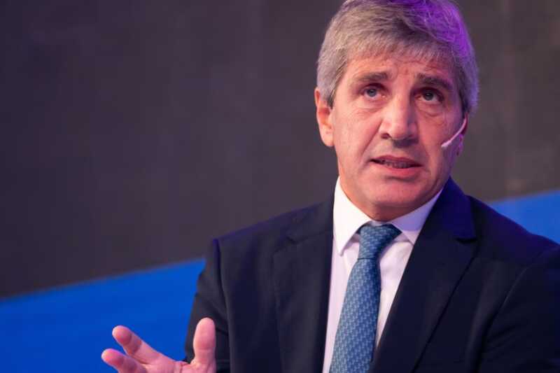 El Gobierno mantuvo el superávit fiscal en abril y acumuló un saldo positivo de 0,2% del PIB el gobierno anunció el sostenimiento del superávit