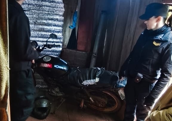 Asaltaron a un motociclista con un machete en San Vicente