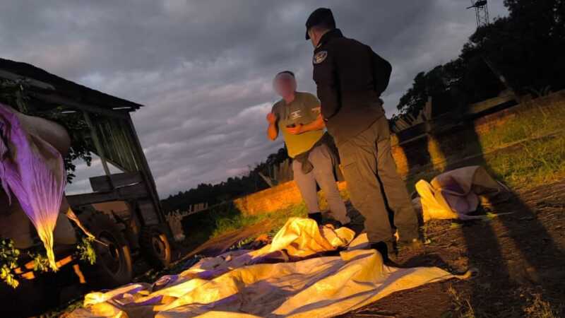 tarefero cayó de acoplado en Garuhapé