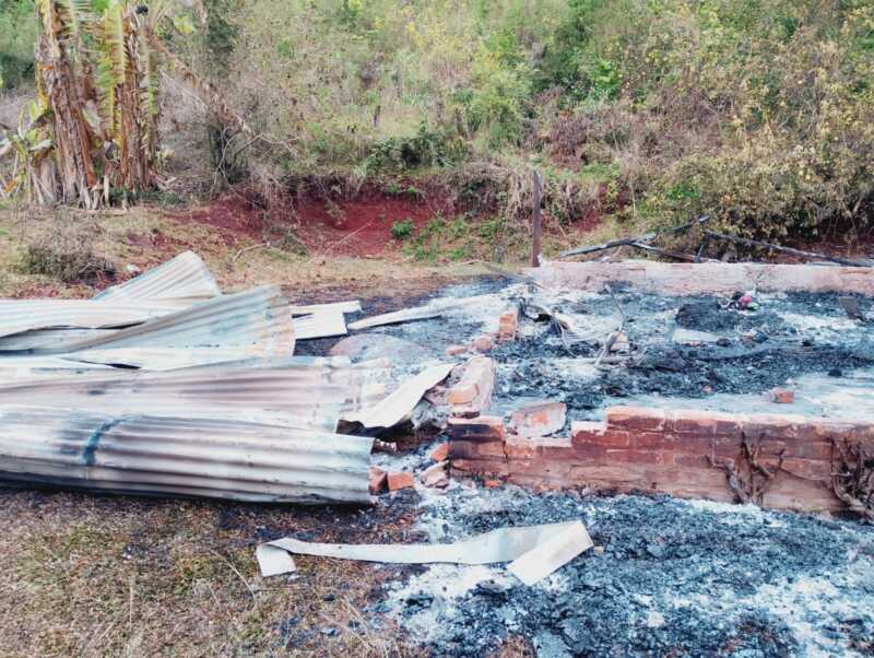 Una falla eléctrica provocó el incendio total de una casa en Apóstoles 4 WhatsApp Image 2026 05 27 at 18.26.50 - 3
