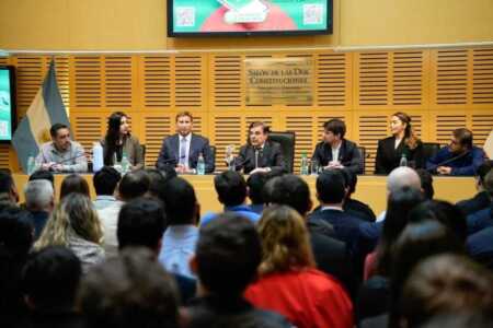 Rovira anunció que Misiones evalúa emitir un bono para financiar obras estratégicas de infraestructura WhatsApp Image 2026 05 28 at 17.45.46 - 5