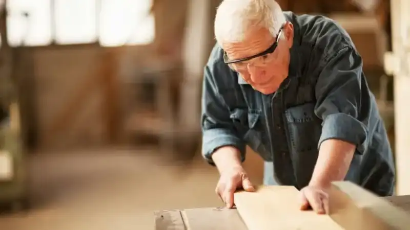 Posadas, entre las ciudades con más trabajadores mayores de 65 años del país empleo posadas mas 65