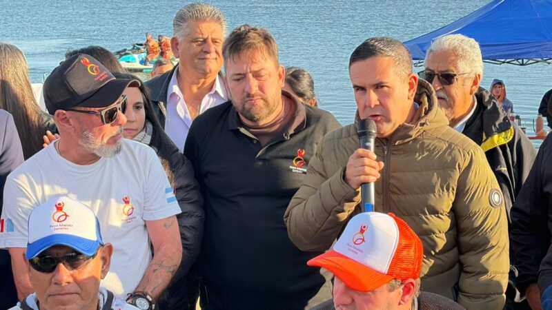 Pesca embarcada adaptada: exitoso primer encuentro inclusivo en Paso de la Patria 3 imagen 109786 - 2