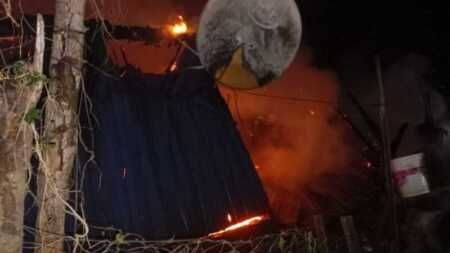Investigan un incendio en Posadas y la dueña de la vivienda apuntó contra su pareja incendio