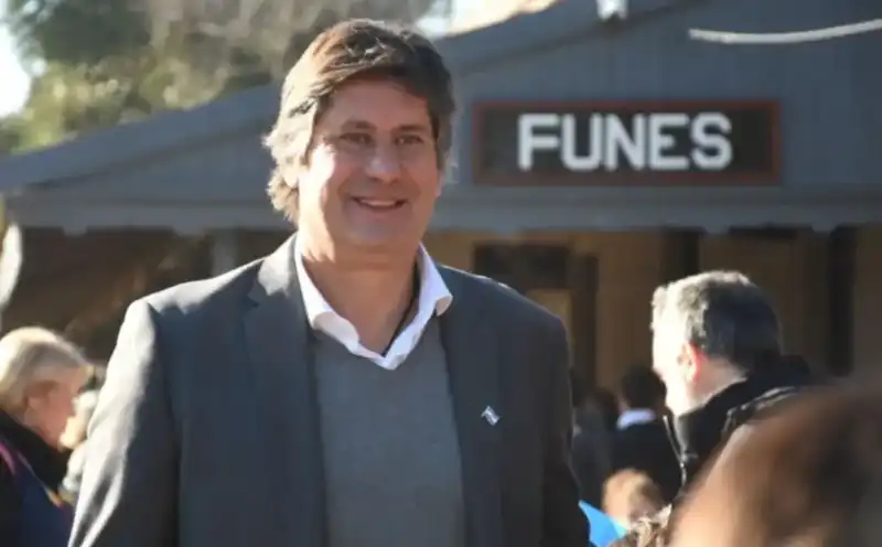 Santa Fe: el intendente de Funes se tomará licencia para ir a ver el Mundial 3 intendente funes mundial - 2