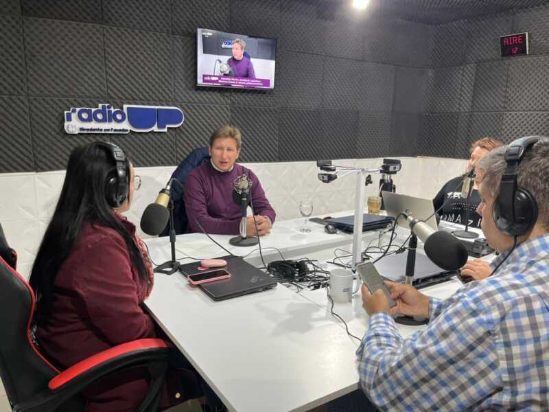 Macías lanzó advertencia ante candidaturas y negó que Encuentro Misionero sea continuidad de la Renovación 3 macias en estudios 2 - 2