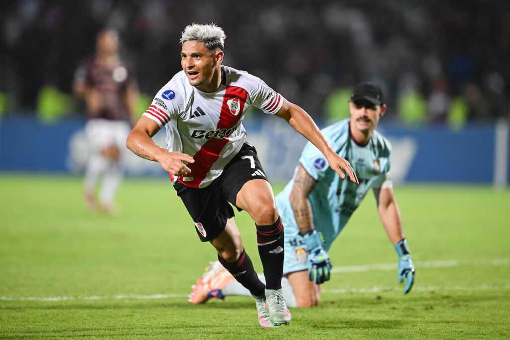 River ganó un partidazo en Venezuela y quedó a un paso de la clasificación River prepara una fuerte renovación del plantel y más de diez jugadores podrían irse tras la derrota en la final ante Belgrano.