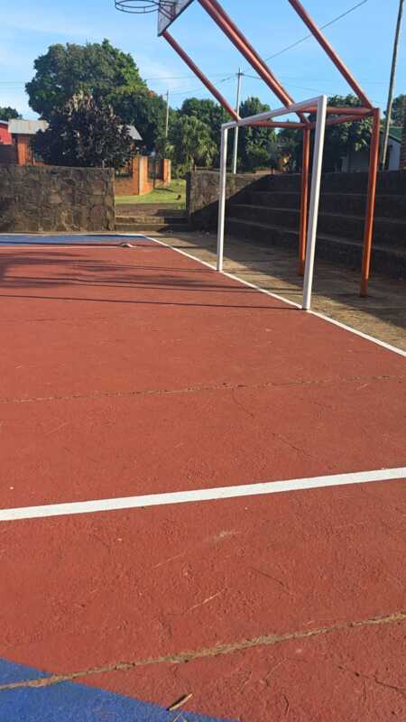 Leandro N. Alem puso en valor la plaza Emanuel con nuevas mejoras en iluminación y juegos 2 Vecinos del barrio Jannsen destacaron la renovación de la plaza como un punto de encuentro recuperado.