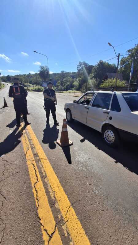 Amplio despliegue policial en Misiones: refuerzan controles y presencia preventiva en barrios, chacras y rutas 3 La Policía de Misiones intensificó operativos preventivos en toda la provincia con patrullajes, controles viales y monitoreo en tiempo real en los 79 municipios.