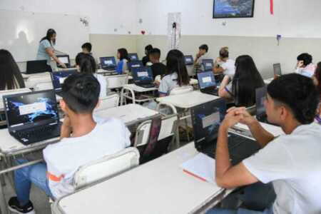 Solo el 75% de los jóvenes argentinos logra terminar la secundaria El acceso al título secundario mejoró, aunque las oportunidades siguen siendo muy diferentes entre los sectores de mayores y menores ingresos.