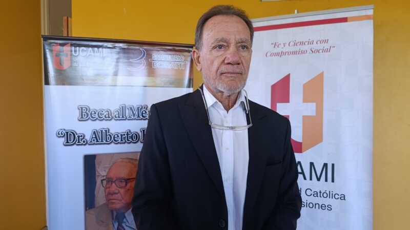 Alumnas de la UCAMI recibieron la beca “Dr. Alberto Boratti” por su desempeño en Medicina 4 ucami beca 4 - 3
