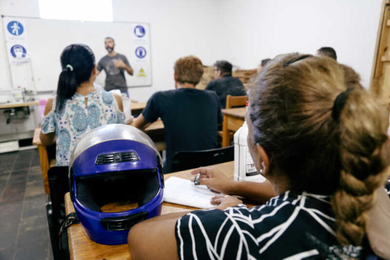 Mozos, árbitros y mantenimiento: cursos gratuitos con rápida salida laboral que se vienen en la UPM 4 10 MIL EGRESADOS 2 1024x682 1 - 3