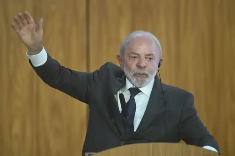 Lula desafía los nuevos aranceles de EE.UU. y defiende la soberanía brasileña