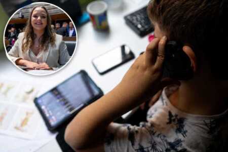 Aryathne Bar explicó los alcances de la futura ley de protección de niños y adolescentes en entornos digitales La diputada provincial Aryathne Bar detalló en Radio Up los alcances de la ley que busca fortalecer la protección de niños, niñas y adolescentes frente a los riesgos presentes en los entornos digitales.