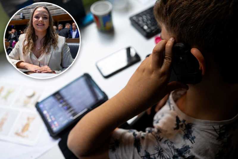 Aryathne Bar explicó los alcances de la futura ley de protección de niños y adolescentes en entornos digitales La diputada provincial Aryathne Bar detalló en Radio Up los alcances de la ley que busca fortalecer la protección de niños, niñas y adolescentes frente a los riesgos presentes en los entornos digitales.