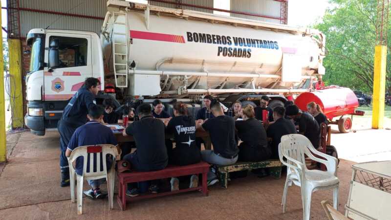 Día del Bombero Voluntario: “Lo hacemos por pura vocación de servicio y por el amor de servir al prójimo” 4 Bomberos 3 - 3