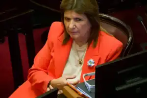 Bullrich no va a la reunión convocada por Adorni y vuelve a tensar la relación con los Milei Patricia Bullrich no participará de la reunión convocada por Manuel Adorni en Casa Rosada y argumentó compromisos en el Senado.