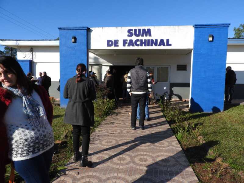 Fachinal avanza hacia el asfalto: presentaron a vecinos el proyecto de pavimentación del acceso 5 DPV REUNIONFACHINAL 1 - 4