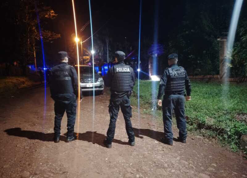 Caso Dulce María Candia: secuestran un vehículo, celulares y prendas clave durante tres allanamientos simultáneos en Eldorado 3 Efectivos de la Dirección Homicidios, la SAIC y la Unidad Regional III participaron de los operativos realizados en distintos puntos de Eldorado.