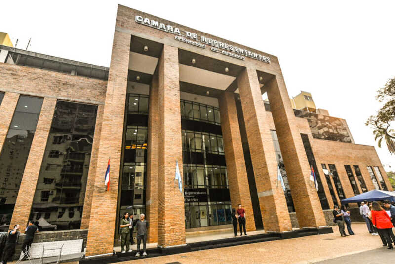 Misiones busca modernizar la Justicia: la reforma del Código Procesal Penal llega a la Legislatura 3 La Legislatura de Misiones tratará el proyecto de reforma del Código Procesal Penal impulsado por Encuentro Misionero. La iniciativa busca implementar el sistema acusatorio, agilizar los procesos judiciales y fortalecer la transparencia.