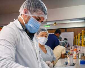 Día del Bioquímico: el trabajo silencioso que sostiene más del 70% de las decisiones médicas Javier Marx, coordinador de la Red de Laboratorios de Misiones, destacó el papel fundamental de los bioquímicos en el diagnóstico, la vigilancia epidemiológica y la atención sanitaria.