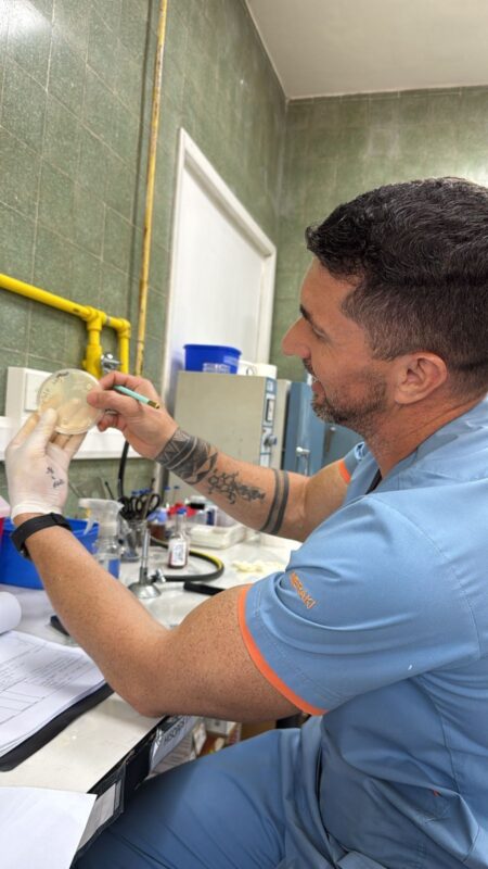 Día del Bioquímico: el trabajo silencioso que sostiene más del 70% de las decisiones médicas 4 Los laboratorios cumplen un rol estratégico en la detección de enfermedades, el seguimiento de tratamientos y la planificación de políticas de salud pública.