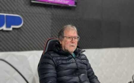 Joselo Schiro defendió la militancia territorial y cuestionó a los outsiders políticos El subsecretario de Asuntos Municipales de Misiones defendió la militancia territorial, cuestionó a los outsiders políticos y sostuvo que es necesario reducir ministerios para optimizar la gestión pública.