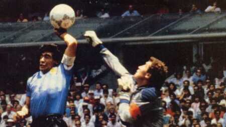 A 40 años de la obra maestra: los dos goles eternos de Maradona a Inglaterra maradona